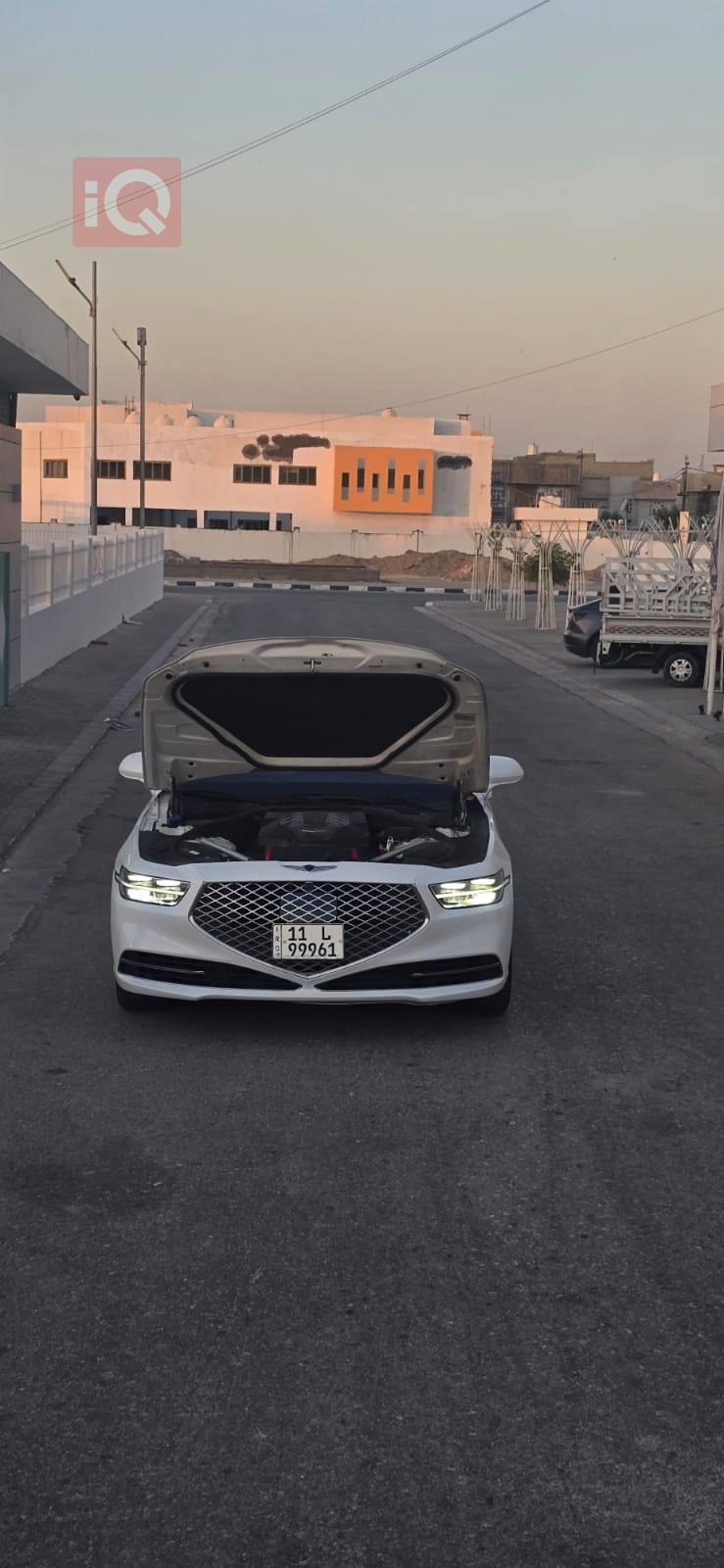 جنسس G90